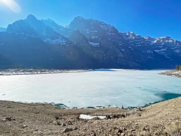 Klontalersee Gelé Kloentalersee Lac Klontaler Début Printemps Dans Vallée Alpine — Photo