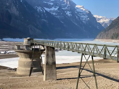 Klontalersee alp gölü (veya Kloentalersee veya Klontaler gölü) - İsviçre 'nin Glarus Kantonu (Schweiz)