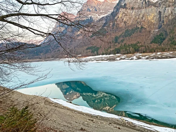 Décongélation Lac Gelé Klontalersee Lac Klontaler Début Printemps Dans Vallée — Photo