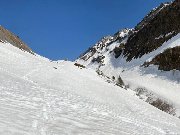 Csodálatos Téli Túraútvonalak Nyomvonalak Alpesi Völgyekben Glarus Alpok Hegység Jeges — Stock Fotó