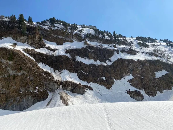Hófödte Kőcsúcs Chammlenen Chaemmlenen Glarus Alpokban Klontalersee Vagy Kloentalersee Víztározó — Stock Fotó