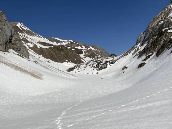 Таяние Снежного Покрова Ранняя Весенняя Атмосфера Альпийской Долине Seeboden Горном — стоковое фото