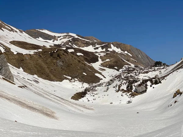 Sciogliere Neve Atmosfera Primaverile Nella Valle Alpina Seeboden Nel Massiccio — Foto Stock