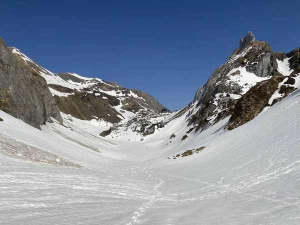 Sciogliere Neve Atmosfera Primaverile Nella Valle Alpina Seeboden Nel Massiccio — Foto Stock