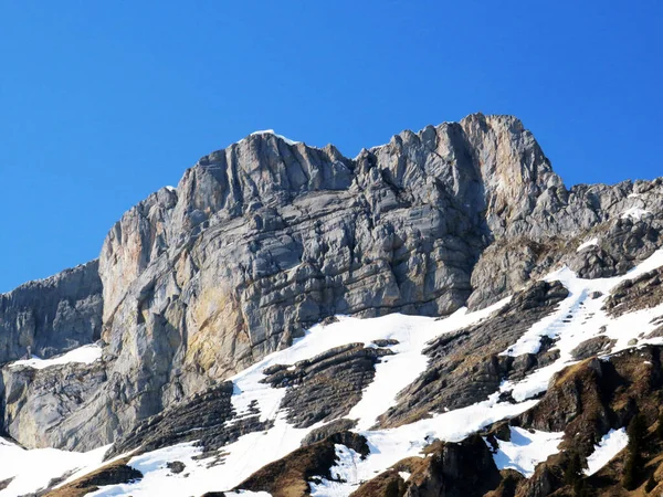 Klippig Topp Mutteristock 2295 Schwyz Prealps Bergskedja Och Över Wagitalersee — Stockfoto