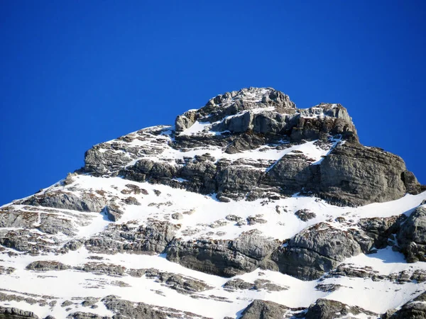Pic Alpin Usser Furberg Usser Fuerberg 2605 Dans Chaîne Montagnes — Photo