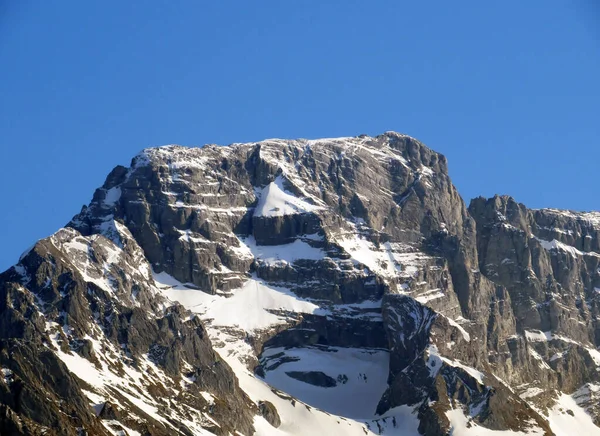 Cima Alpina Innevata Bos Fulen Boes Fulen 2801 Vetta Più — Foto Stock