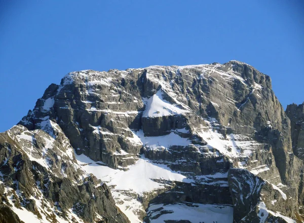 Śnieżny Szczyt Alpejski Bos Fulen Lub Boes Fulen 2801 Najwyższy — Zdjęcie stockowe