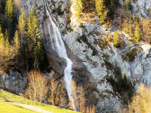 Cascada Sulzbachfall Sulzbachfall Wasserfall Valle Klontal Kloental Junto Lago Klontalersee — Foto de Stock