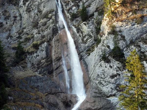 Καταρράκτης Sulzbachfall Sulzbachfall Wasserfall Στην Κοιλάδα Klontal Kloental Και Δίπλα — Φωτογραφία Αρχείου