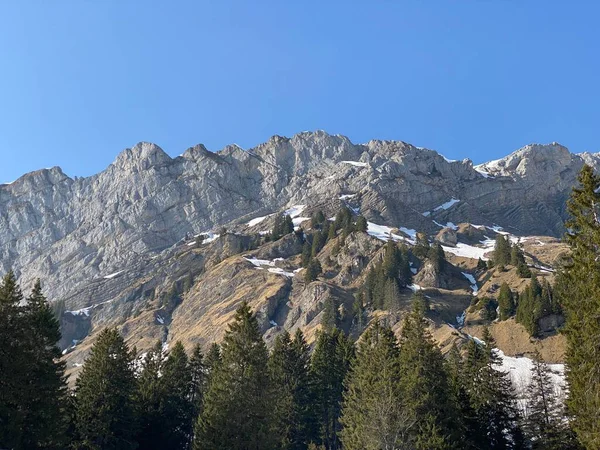 Rocky Κορυφή Torberg 2104 Στην Οροσειρά Glarus Άλπεις Πάνω Από — Φωτογραφία Αρχείου