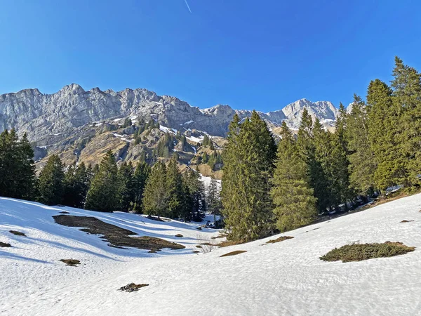 Sziklás Torbergi Csúcs 2104 Glarus Alpokban Klontalersee Kloentalersee Vagy Kloentaler — Stock Fotó