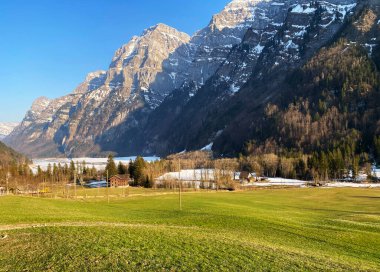 Klontalersee (Kloentalersee veya Klontaler Gölü) ve Kloental Alp Vadisi - Glarus Kantonu, İsviçre / Schweiz