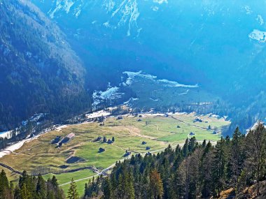 Klontalersee (Kloentalersee veya Klontaler Gölü) ve Kloental Alp Vadisi - Glarus Kantonu, İsviçre / Schweiz