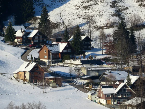 Traditional Swiss Architecture Wooden Alpine Houses Winter Ambience Fresh White — ストック写真