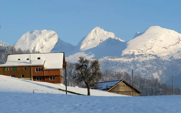 Traditional Swiss Architecture Wooden Alpine Houses Winter Ambience Fresh White — Stock Photo, Image