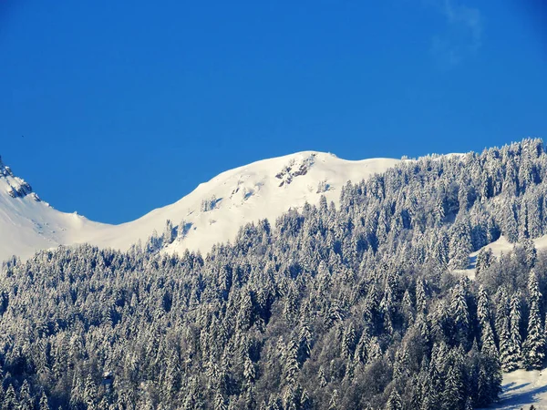 Snow Capped Alpine Peak Bremacher Hochi Bremacher Hoechi 1641 Ijental — стоковое фото