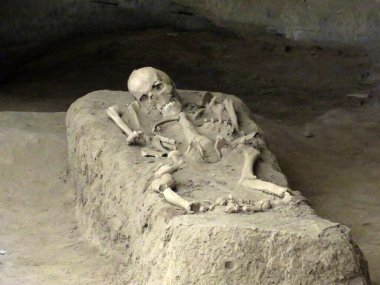 Viminacium Arkeoloji Parkı 'ndaki (Roma kenti ve lejyoner kalesi Viminatium) mezarlıkları ile Mauzolej i nekropole s grobovima (Arheoloski parkı Viminacijum), Kostolac - Sırbistan (Srbija))