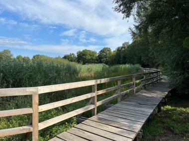 Educational trail of the significant landscape of Sovsko lake, Sovski Dol - Caglin, Croatia (Poucna staza znacajnog krajolika Sovsko jezero, Caglin - Slavonija, Hrvatska)