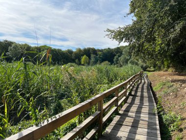 Educational trail of the significant landscape of Sovsko lake, Sovski Dol - Caglin, Croatia (Poucna staza znacajnog krajolika Sovsko jezero, Caglin - Slavonija, Hrvatska)