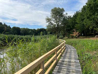 Educational trail of the significant landscape of Sovsko lake, Sovski Dol - Caglin, Croatia (Poucna staza znacajnog krajolika Sovsko jezero, Caglin - Slavonija, Hrvatska)