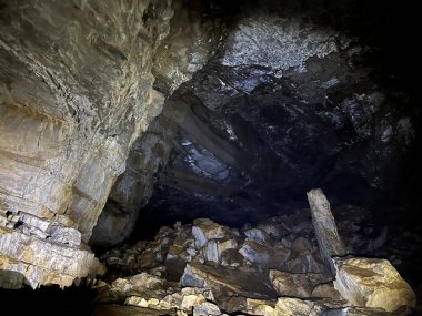 Krizna mağarası, Slovenya (Die Hoehle Krizna jama - Grahovo, Slowenien) veya Krizna jama, Slovenya