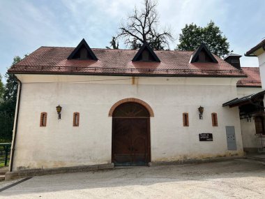 Fındık faresi Müzesi - Stari trg pri Lozu, Slovenya (Stavba Polharskega gureja, Grascinski kompleks Sneznik - Stari trg pri Lozu, Slovenya)