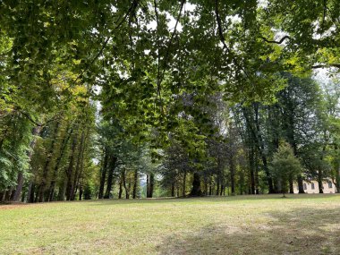 Sneznik Kalesi Parkı - Stari Trg pri Lozu, Slovenya (Park ob gradu Sneznik ali Grajski park Sneznik - Stari Trg pri Lozu, Slovenija)