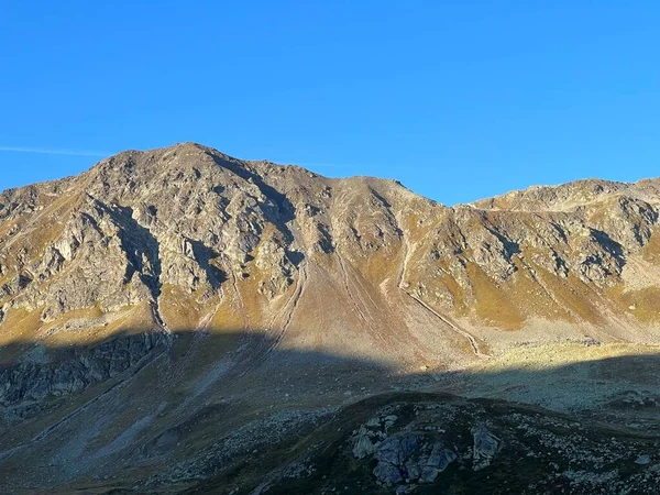 Вид Скалистые Персики Горного Хребта Альбула Швейцарских Альпах Давос Кантон — стоковое фото