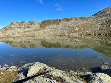 Fluelapass dağ geçidinde ve Silvretta Alplerinde (İsviçre Alplerinde), Davos - Kanton Grisons, İsviçre (Kanton Graubuenden, Schweiz)