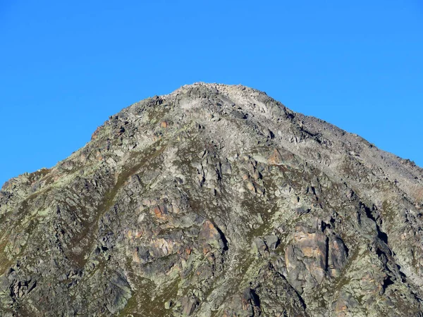 Скелястий Альпійський Пік Sentisch Horn 2826 Гірського Хребта Albula Alps — стокове фото