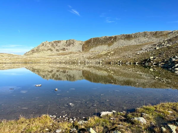 Lacs Alpins Dessus Col Fluelapass Dans Les Alpes Silvretta Massif — Photo