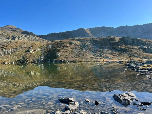 Lacs Alpins Dessus Col Fluelapass Dans Les Alpes Silvretta Massif — Photo