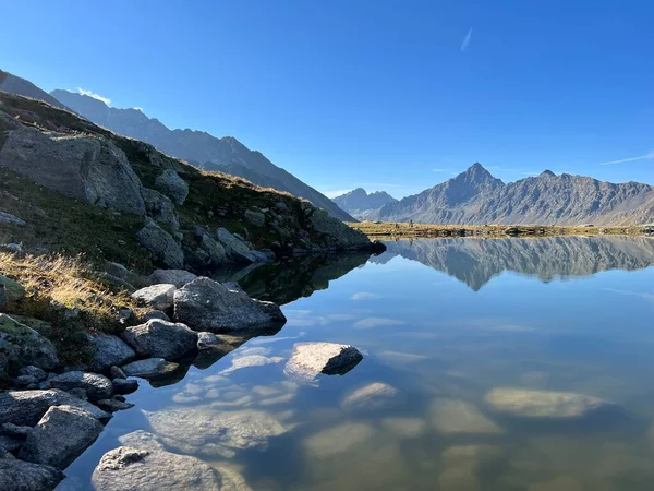 Alpine Seen Oberhalb Des Flüelapasses Und Den Silvretta Alpen Davos — Stockfoto