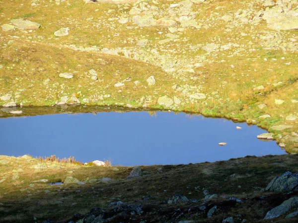 Lacuri Alpine Deasupra Trecerii Muntoase Fluelapass Alpii Silvretta Masivul Alpilor — Fotografie, imagine de stoc