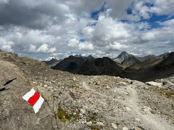 Wanderwege Oder Bergsteigerrouten Den Silvretta Alpen Und Schweizer Alpenmassiv Davos — Stockfoto