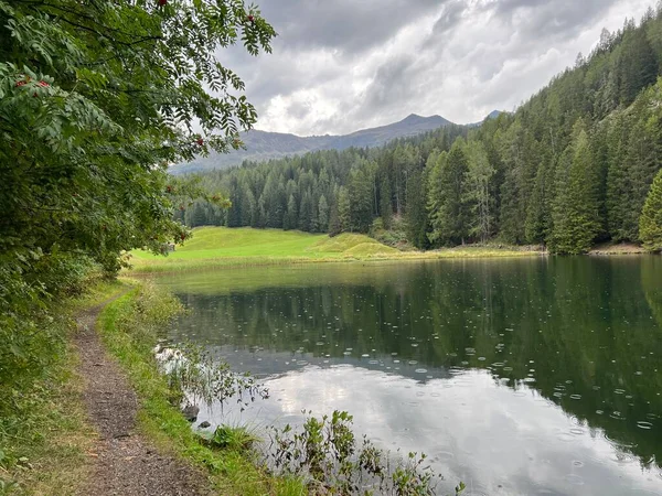 Lago Alpino Montagna Schwarzsee Lago Nero Tra Città Turistiche Davos — Foto Stock