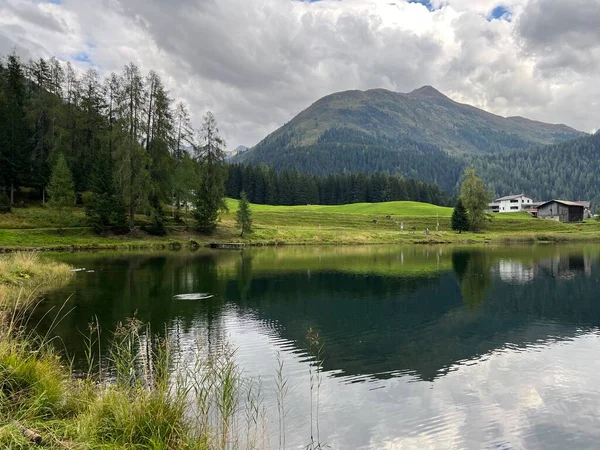 Lago Montaña Alpino Schwarzsee Lago Negro Entre Las Ciudades Turísticas —  Fotos de Stock