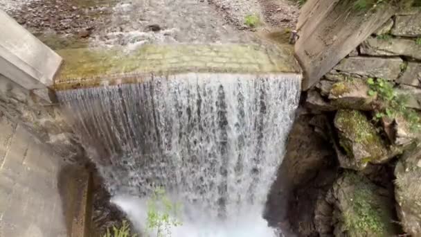 Искусственный Каскад Потоке Fluela Fluelabach Водопаде Fluela Fluela Wasserfall Oder — стоковое видео