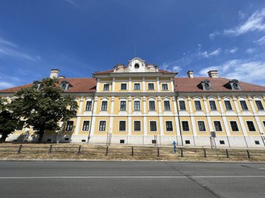 Vukovar 'daki Barok Sarayı - Slavonya, Hırvatistan (Schloss Eltz Vukovar - Slawonien, Kroatien veya Barokni Dvorac Eltz u Vukovaru - Slavonija, Hrvatska)