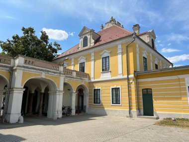 Vukovar 'daki Barok Sarayı - Slavonya, Hırvatistan (Schloss Eltz Vukovar - Slawonien, Kroatien veya Barokni Dvorac Eltz u Vukovaru - Slavonija, Hrvatska)