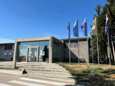 Vukovar Anıtı - Hırvatistan Anıt Evi Ovcara (Memorijalni centar domovinskog rata Vukovar - Spomen dom Ovcara, Hrvatska)