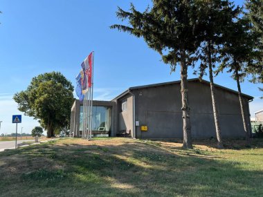 Vukovar Anıtı - Hırvatistan Anıt Evi Ovcara (Memorijalni centar domovinskog rata Vukovar - Spomen dom Ovcara, Hrvatska)