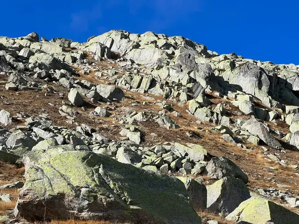 Камені Каміння Восени Швейцарські Альпійські Гори Гірський Перевал Готтард Айроло — стокове фото