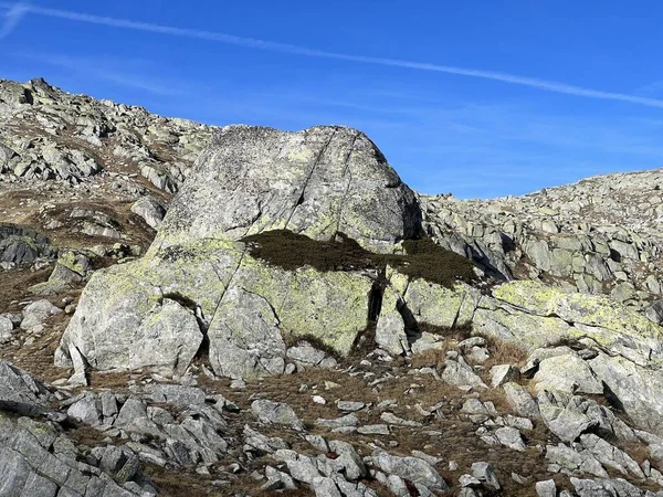 Skały Kamienie Jesiennym Szwajcarskim Środowisku Alpejskim Przełęczy Gotthard Gotthardpass Airolo — Zdjęcie stockowe