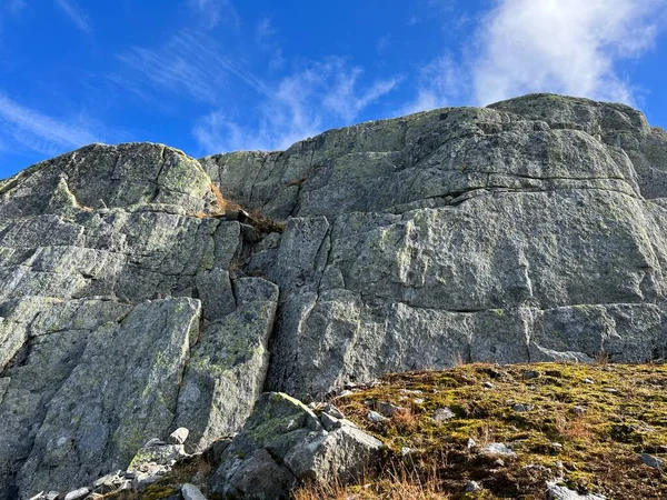Pedras Rochas Outono Ambiente Alpino Suíço Área Montanhosa Passo São — Fotografia de Stock