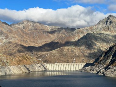 İsviçre 'nin St. Gotthard geçidi (Gotthard geçidi), Airolo - Ticino Kantonu (Tessin), İsviçre (Schweiz)