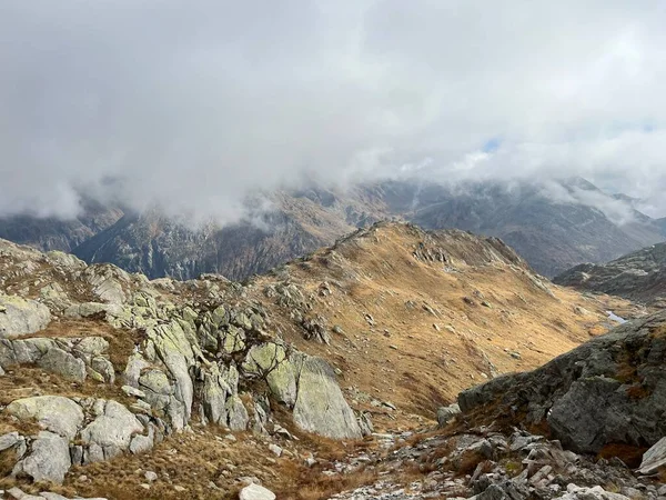 İsviçre 'nin St. Gotthard geçidi (Gotthard geçidi), Airolo - Ticino Kantonu (Tessin), İsviçre (Schweiz)