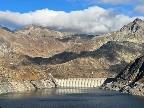 İsviçre 'nin St. Gotthard geçidi (Gotthard geçidi), Airolo - Ticino Kantonu (Tessin), İsviçre (Schweiz)