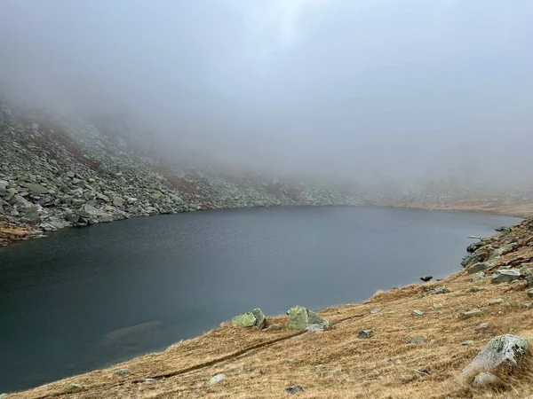 Misztikus Őszi Hangulat Lago Orsino Alpesi Tavon Szent Gotthárd Szoros — Stock Fotó